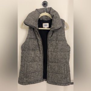 Black and white blended puffer vest